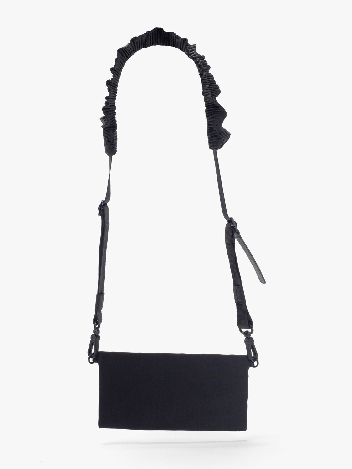 Luve Pleated Black Pouch