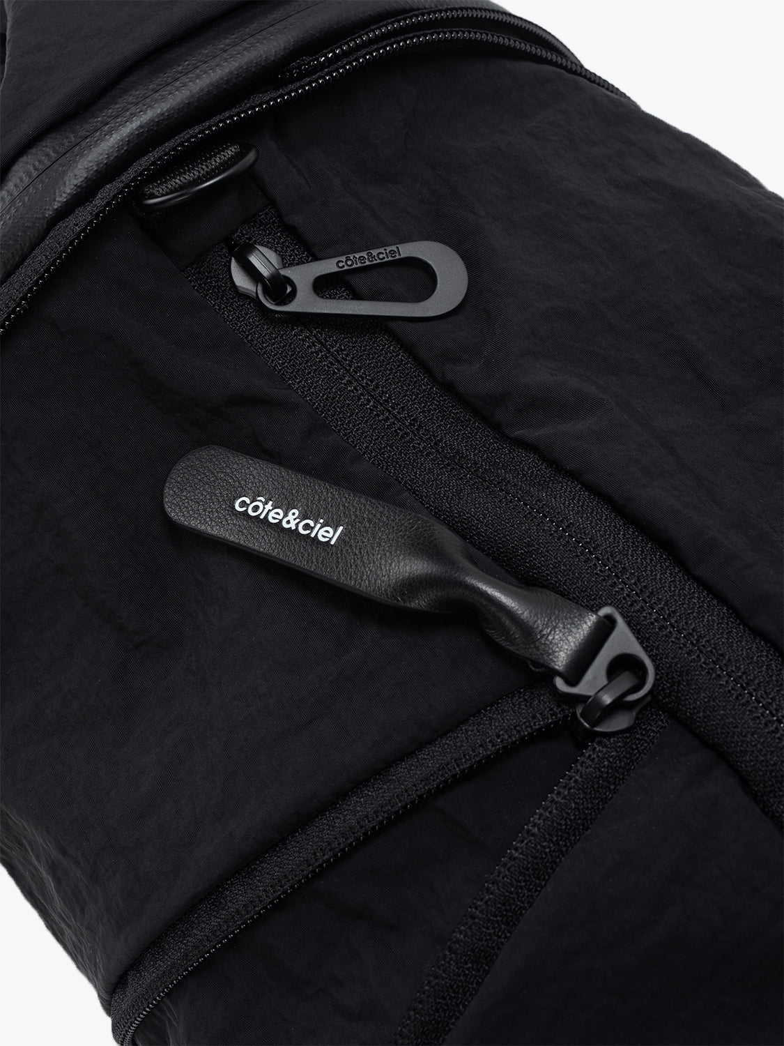 Vikos M Smooth Black Bag