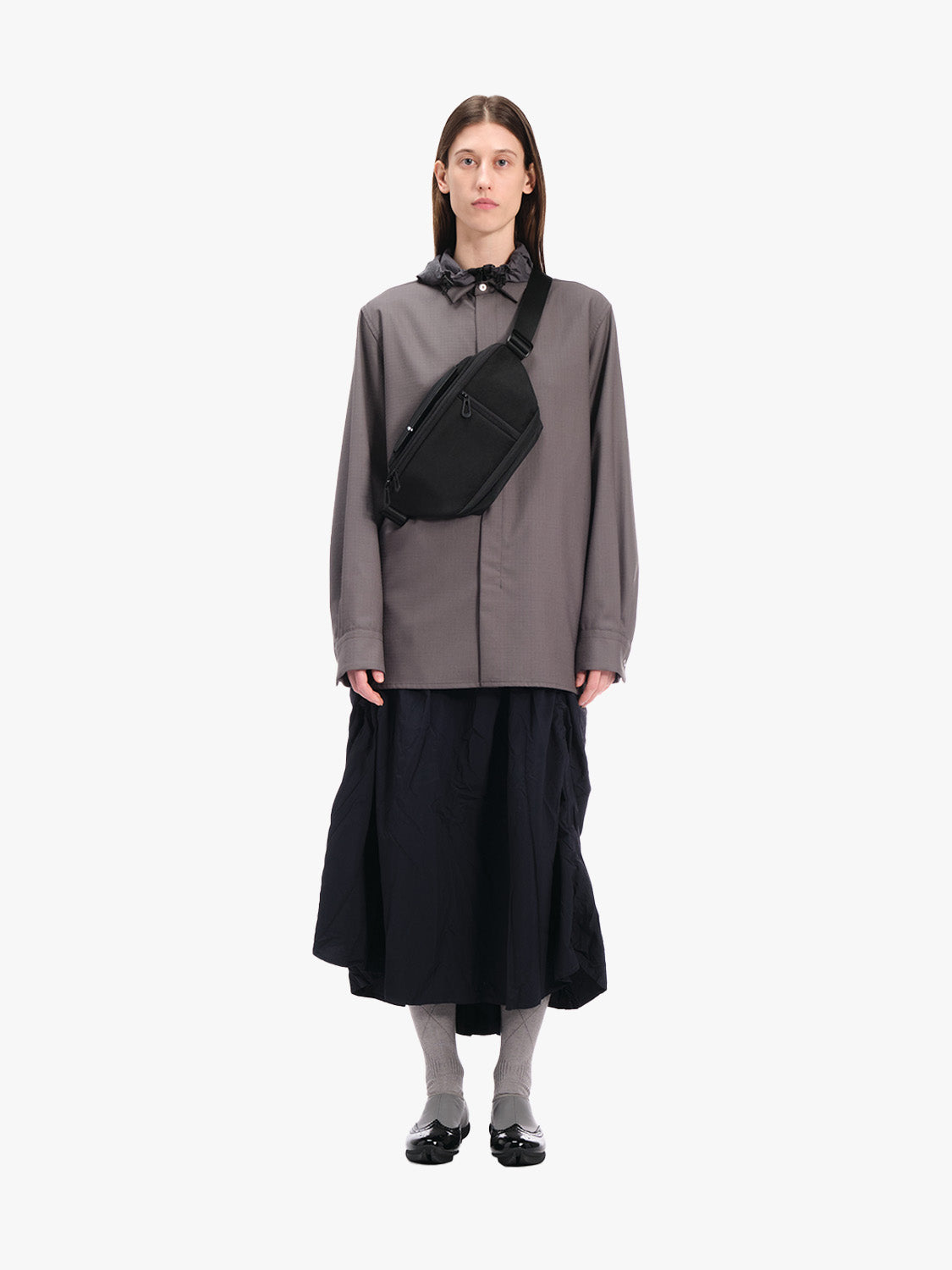 Isarau S Round Carbon Black