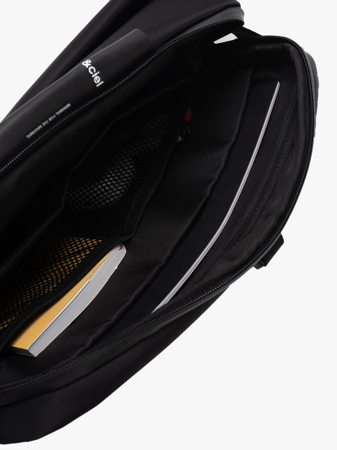 Isarau L Sleek Black