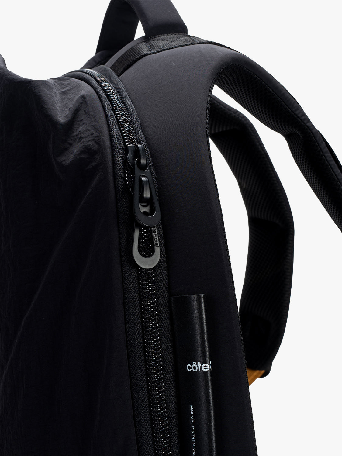 coteetciel Backpack Isar M Smooth Black Colour Accent Backpack côte&ciel EU 29168