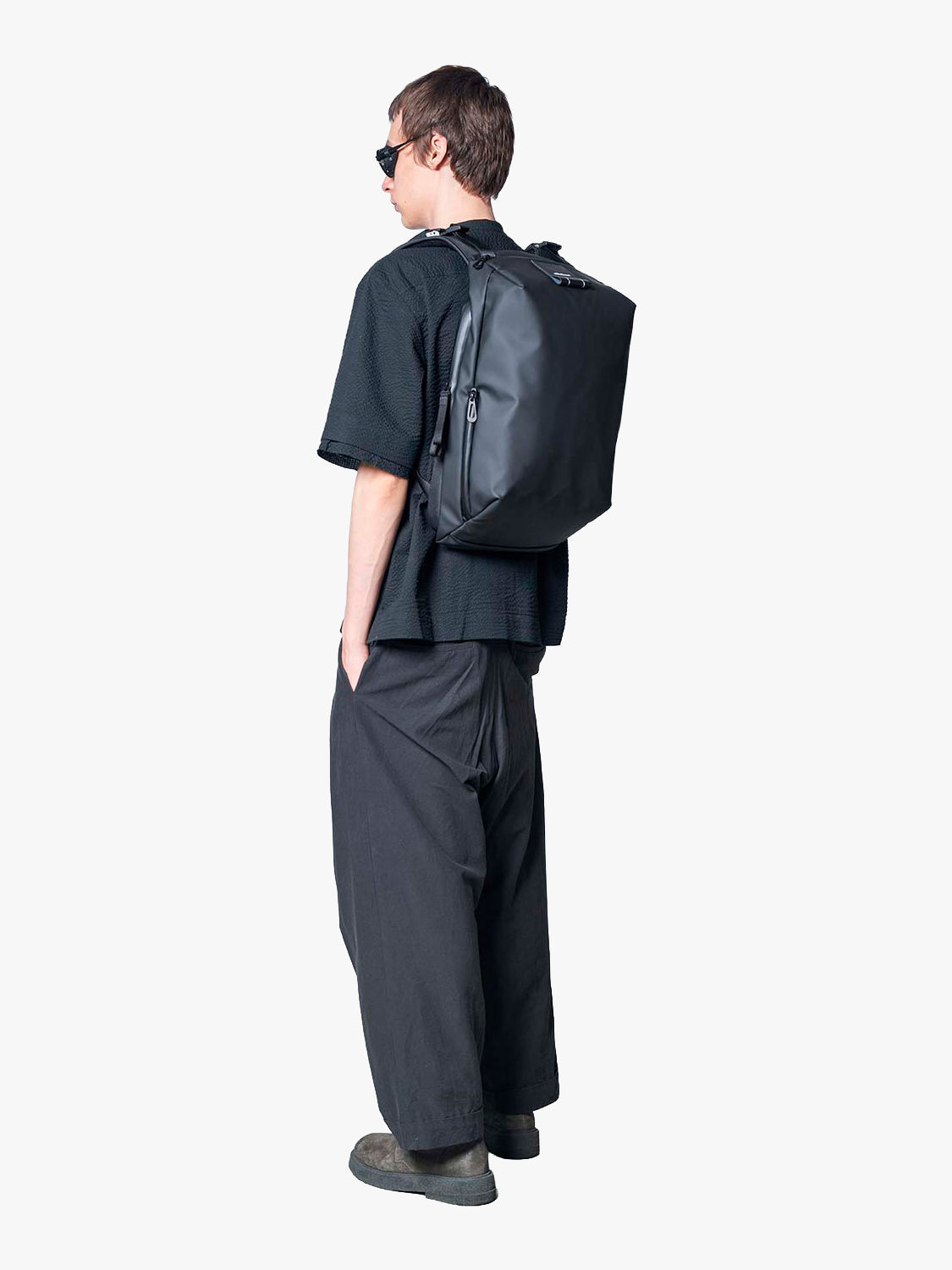 cote et ciel leather backpack Isar EcoYarn this backpacks clamshell opening not only makes it highly efficient when loading cte&ciel | Saru Obsidian Black