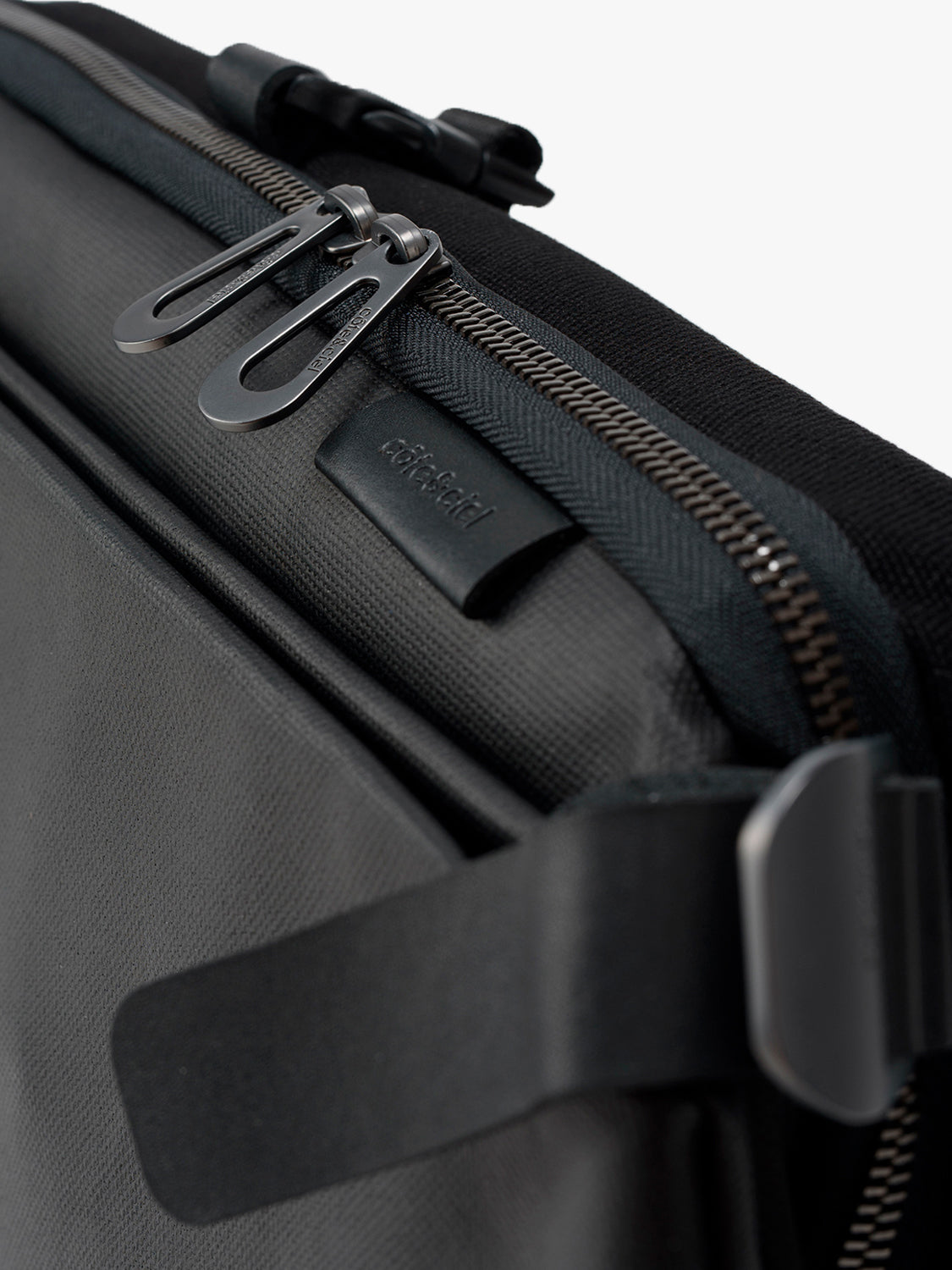 coteetciel Crossbody/Messenger Riss Coated Canvas Black côte&ciel EU 28913