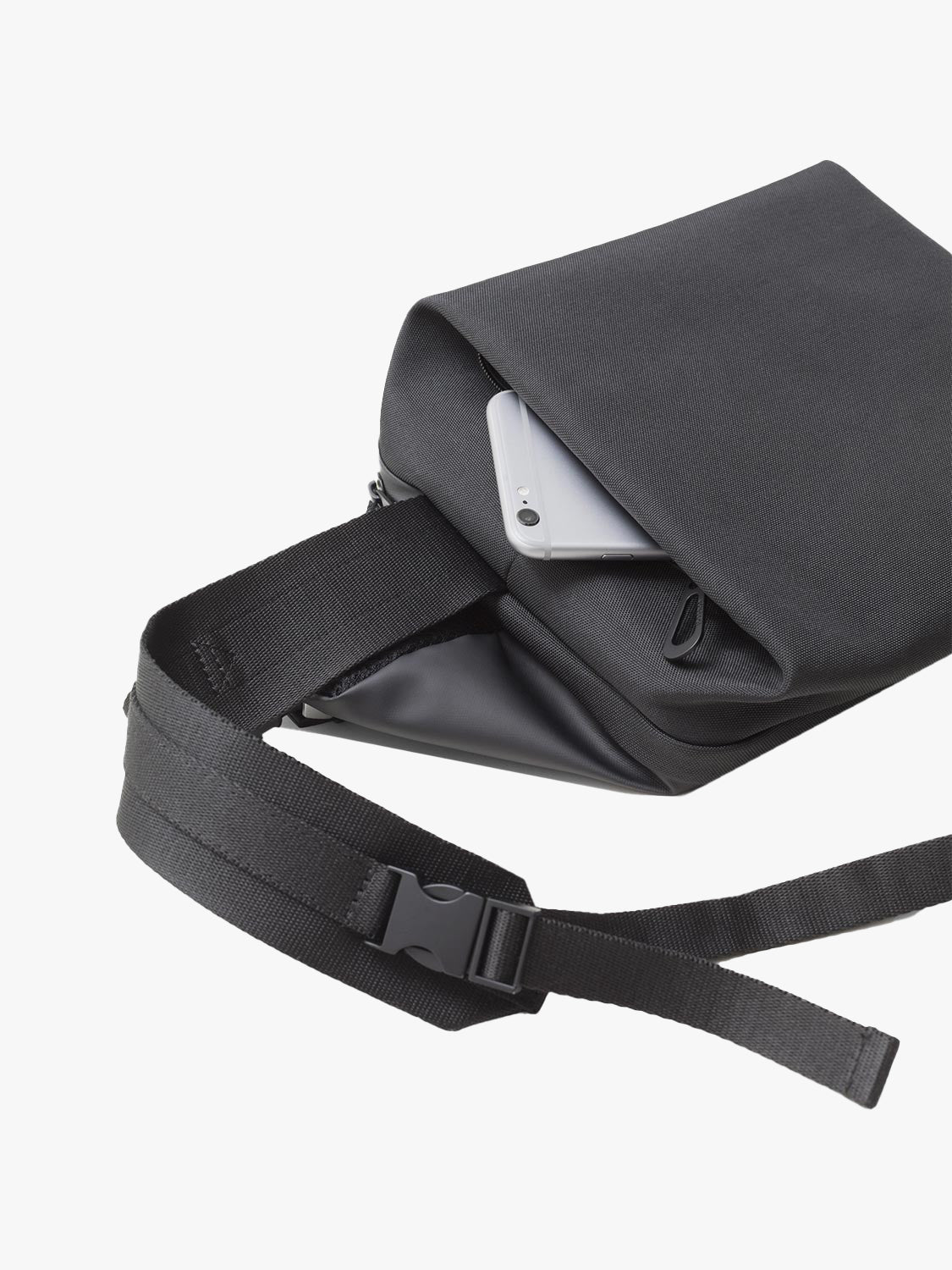 coteetciel Crossbody/Sling Bag Isarau M Obsidian Black côte&ciel EU 28623